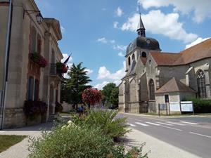 Eglise et mairie de Dienville